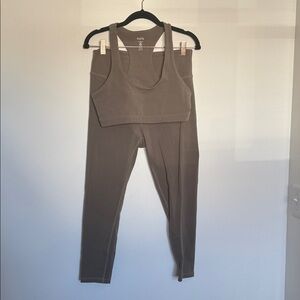 Mate the Label Orangic Cotton Strech Leggings and Bra